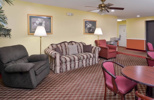 Cleveland Hotel | Douglas Inn And Suites