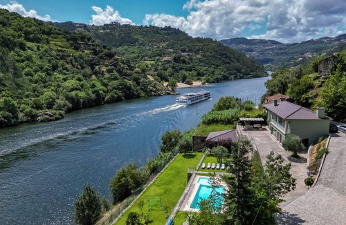 Sardoeira Villa | Douro Villa w/private access to the Douro River