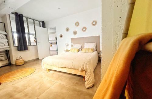 Fourques Apartment | Doux Rouinet cocoon