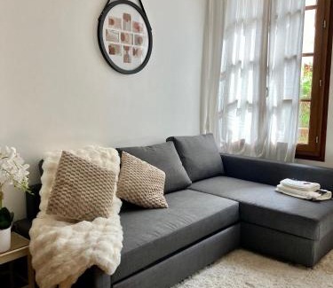 Figeac Apartment | Dove Nest