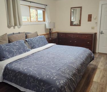 West Dover Bed & Breakfast | Doveberry Inn