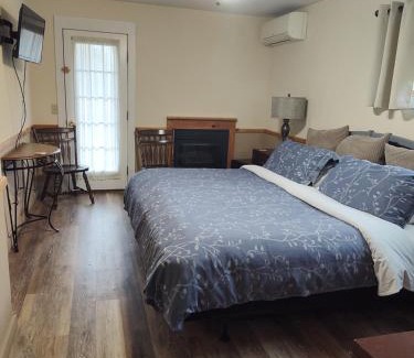 West Dover Bed & Breakfast | Doveberry Inn