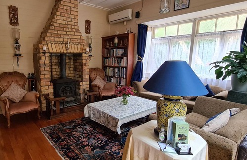 Auckland Bed & Breakfast | Dovecote House Bed and Breakfast