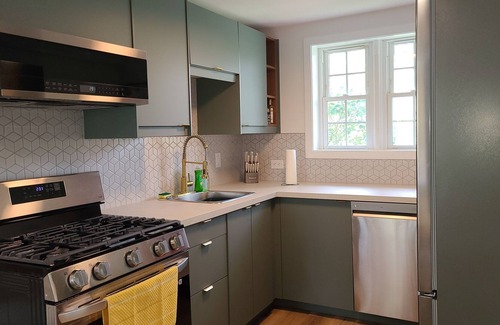 Port Dover Apartment | Dover Family Hideaway