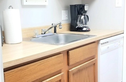 Dover Condo | Dover - Modern & Stylish Furnished 1 Bed/1 Bath
