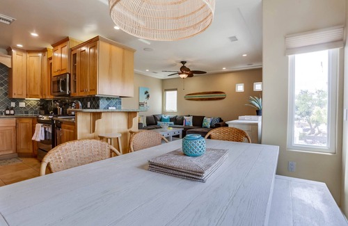 South Mission Beach House | Dover Vistas - Ocean View w/Rooftop Terrace, Firepit, Fast WiFi, AC & Parking!