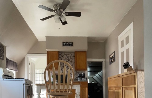 Downtown Buffalo Bed & Breakfast | Down-Home Lofty Stay