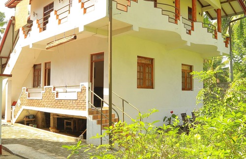 Hambantota District House | Downhill Lagoon - 2BR with en suite(hotwater facilities) in two story house