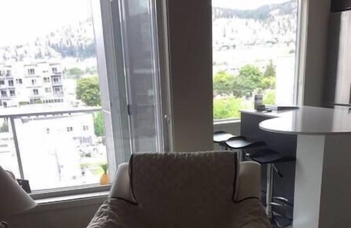 Kelowna Central Business District Apartment | Downtown 1 bedroom condo in Kelowna