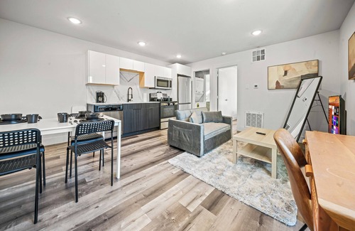 Old East Dallas Apartment | Downtown - 1Bed+ Free Parking