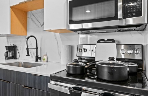 Old East Dallas Apartment | Downtown - 1Bed+ Free Parking