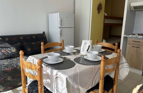 Le Grau-Du-Roi Apartment | Downtown 1BR Apartment with Bunks, Near Beach & Port, Private Parking Included