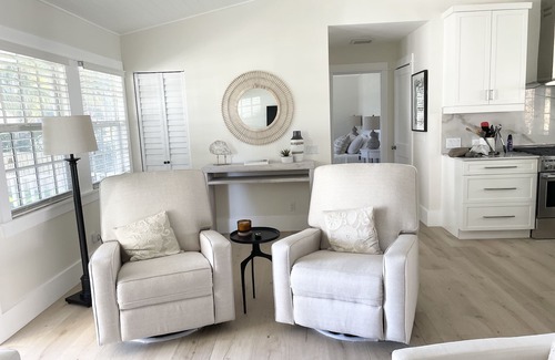 Marina District House | Downtown 2/2 House Walk to Everything