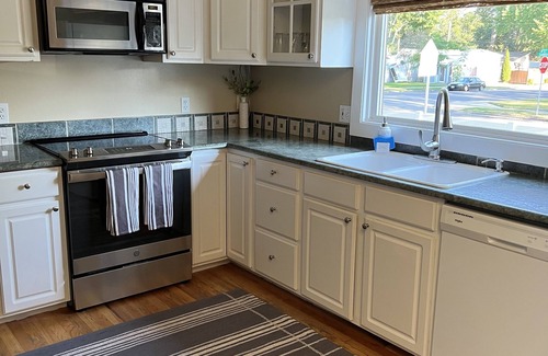 Garden District House | Downtown 2800 sqft home 5 blocks to main strip