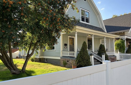 Garden District House | Downtown 2800 sqft home 5 blocks to main strip