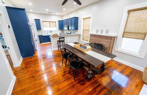 Riviera - Westchester House | Downtown 3 bed newly renovated with amenities.