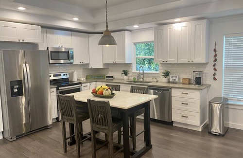 Southtown House | Downtown 3bd 2bth, walk to Riverwalk, Southtown!