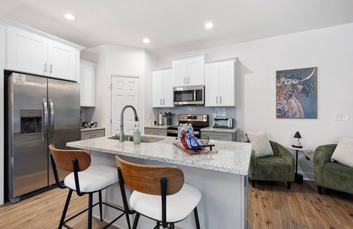 Acworth House | Downtown Acworth!