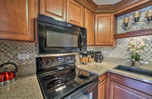 Historic Kailua Village Apartment | Downtown Air Conditioned Condo Walk to Beaches
