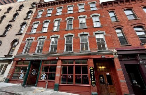 Downtown Albany Apartment | Downtown Albany 2 Bedroom + Workstation @ The Mark
