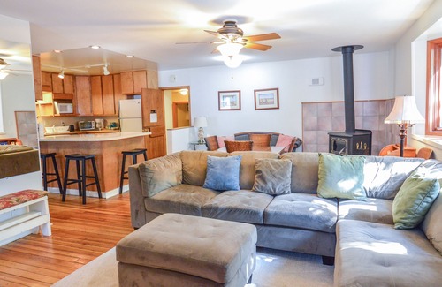 Seward House | Downtown and close to the beach!