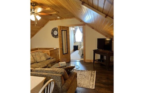St. Albans Apartment | Downtown Apartment