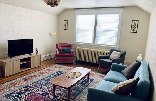 Helena Apartment | Downtown Apartment - great walkability!