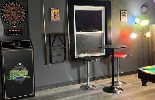 Front Park Apartment | Downtown Apartment With Game Room! Walking Distance to Bars/Restaurants