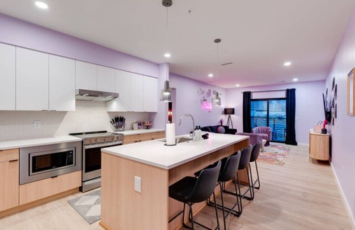 Eighth Avenue Apartment | Downtown Apt-A Swift Walk to Broadway!
