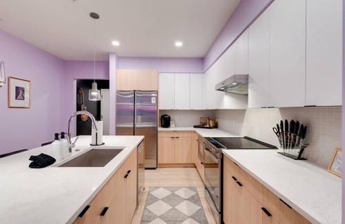 Eighth Avenue Apartment | Downtown Apt-A Swift Walk to Broadway!