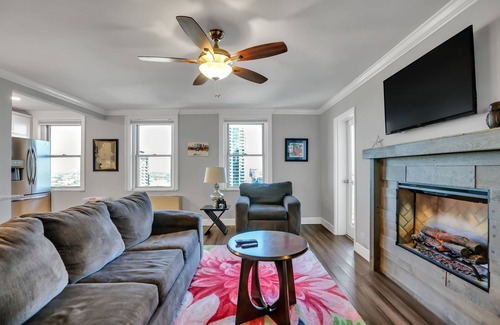 Downtown Atlanta Condo | Downtown ATL Private Luxury Sparkling Penthouse-FREE PARKING-Walk to Everything!