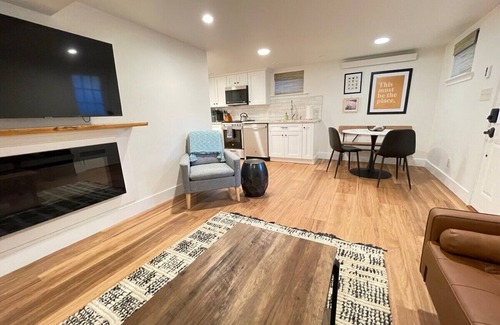 York Apartment | Downtown Bellingham newly furnished guest suite