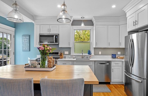Beverly Condo | Downtown Beverly with Water Views 2BR 1BA Steps 2 beach Walkable to train