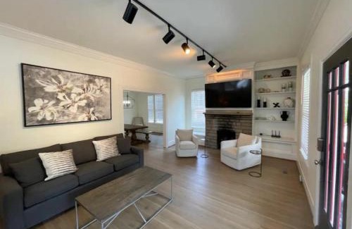 Five Points South House | Downtown Birmingham Modern 2-Bedroom Gem