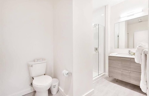 Chinatown Apartment | Downtown Boston 2BR | Steps from T | Full Kitchen | by GLS