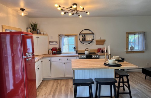 Downtown Bozeman House | Downtown Bozeman Bungalow, pet friendly with private fenced yard