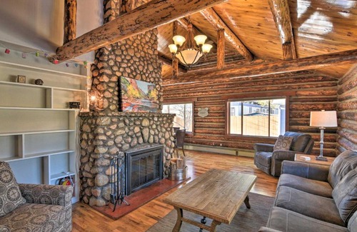 Buena Vista House | Downtown Buena Vista Cabin with Patio and Grill!