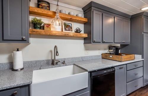 Ellijay House | Downtown Bungalow Right in the Heart of Ellijay/Minimum Age Requirement of 25 y