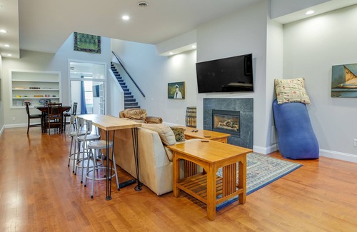 Canandaigua Apartment | Downtown Canandaigua Apartment - 1 Mi to Lake!