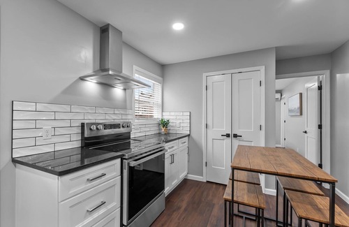 Cape Girardeau Apartment | Downtown Charm: 2 BR Retreat, #5