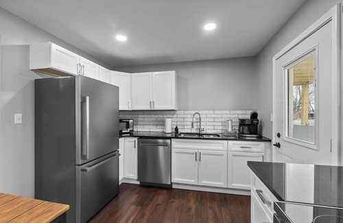 Cape Girardeau Apartment | Downtown Charm: 2 BR Retreat, #5