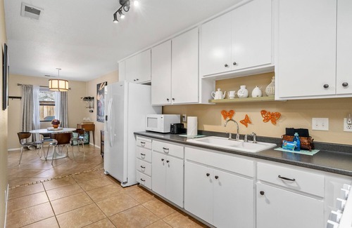 Paso Robles Cottage | Downtown Charmer-Charming 2 Bed/1 Bath Cottage in Downtown Paso Robles!