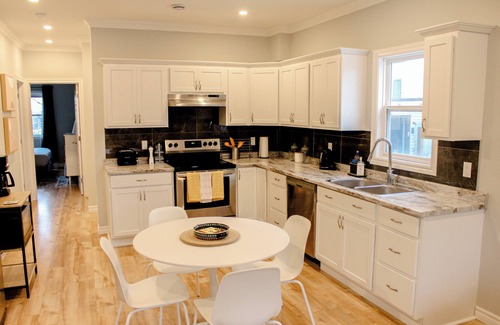 Waterford Valley Apartment | Downtown Charming Retreat