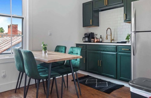Chillicothe House | Downtown Chillicothe | Walk to Historic District | Free Parking | 5,800+ Reviews
