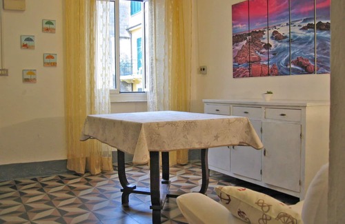 Moneglia Apartment | Downtown, close to the sea, great for your family!