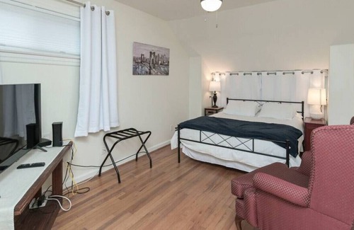 Earlewood House | Downtown Columbia Casa Earlewood 3/2 ENTIRE HOUSE