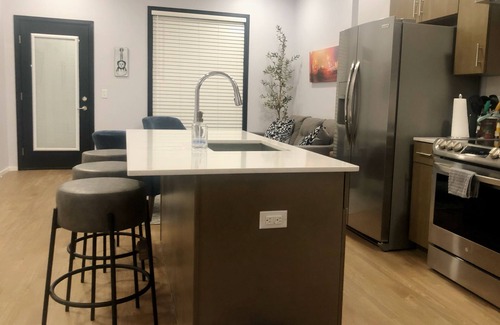 Edgehill Condo | Downtown Condo! Pool is Open! Walk to the Gulch! Free Parking! Free HBO!