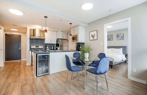 Crosstown Condo | Downtown Condo with Gorgeous Water Views with Parking