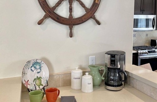 Pismo Beach Condo | Downtown Condo with Rooftop Deck