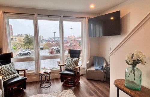 Traverse City House | Downtown Condo with roof patio
